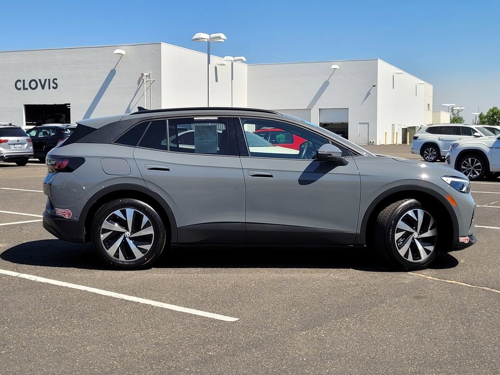 Used 2024 Volkswagen ID.4 2WD image 5
