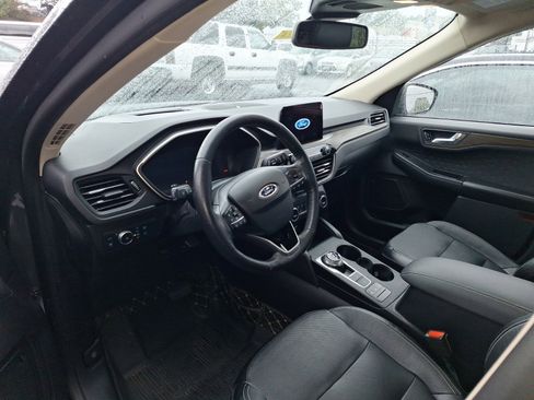 Used 2020 Ford Escape Titanium image 6