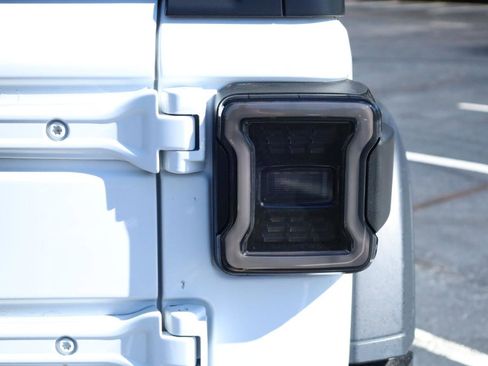 Used 2018 Jeep Wrangler Unlimited Sport S image 28