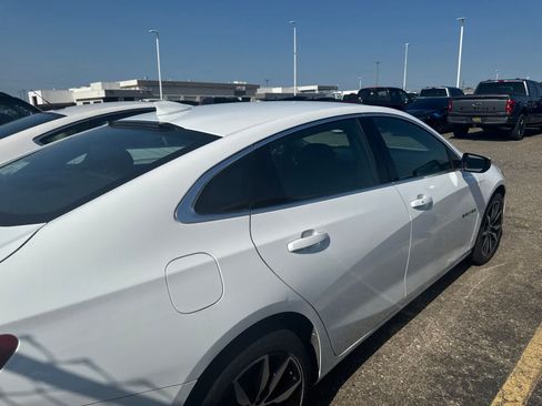 Used 2022 Chevrolet Malibu RS FWD image 12