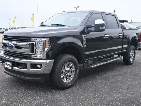 Used 2019 Ford F250 XLT w/ XLT Premium Package AWD/4WD image 11