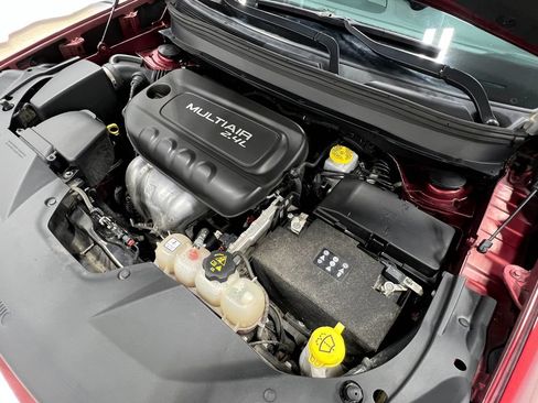 Used 2019 Jeep Cherokee Latitude Plus w/ Comfort/Convenience Group FWD image 28