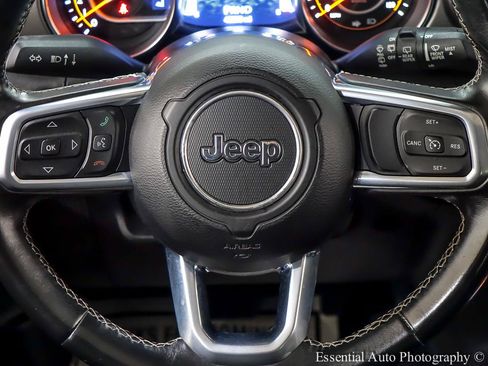 Used 2020 Jeep Wrangler Unlimited Sahara w/ Uconnect 4C Nav & Sound Group AWD/4WD image 18