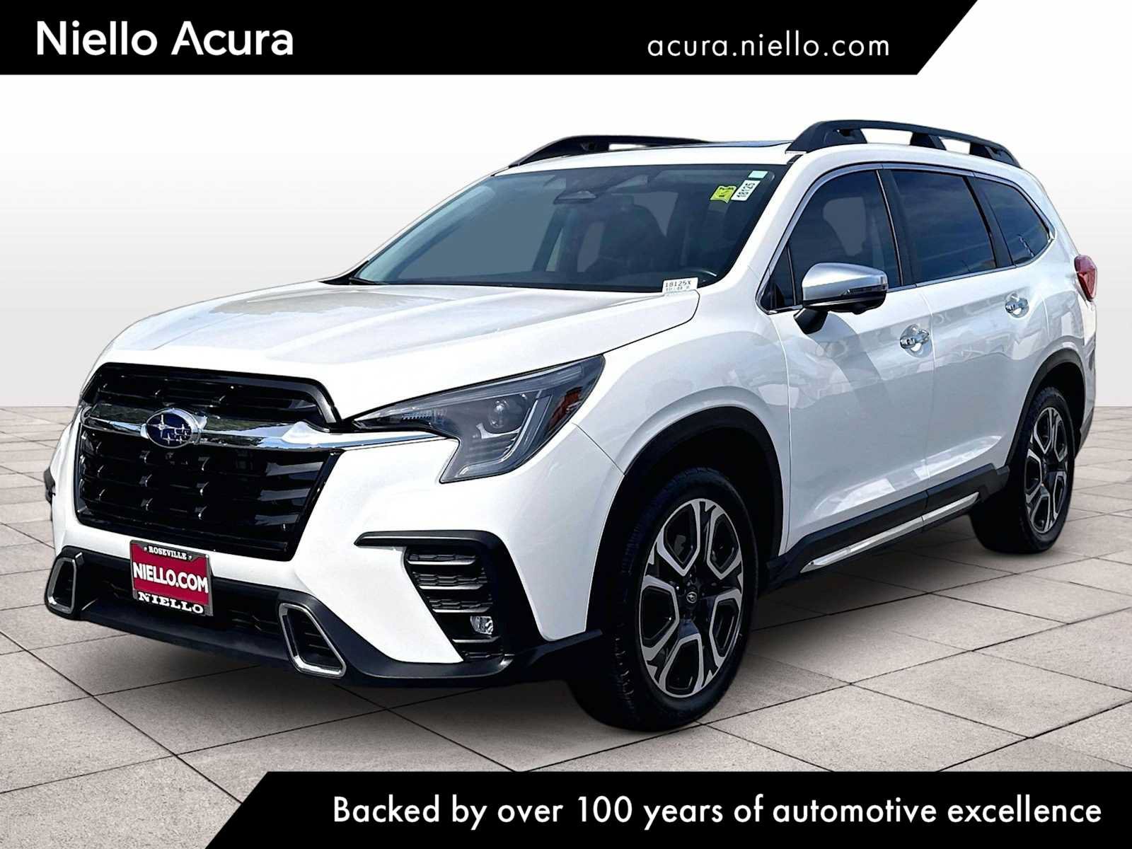 Used 2023 Subaru Ascent Touring AWD/4WD image 1