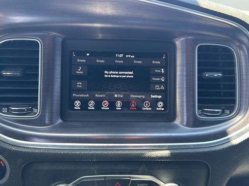 Used 2018 Dodge Charger SXT RWD image 25