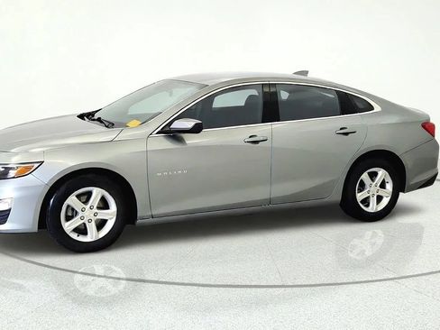 Used 2024 Chevrolet Malibu LT FWD image 3