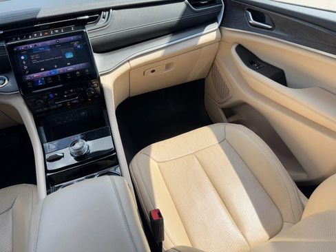 Used 2023 Jeep Grand Cherokee Limited w/ Luxury Tech Group II image 15