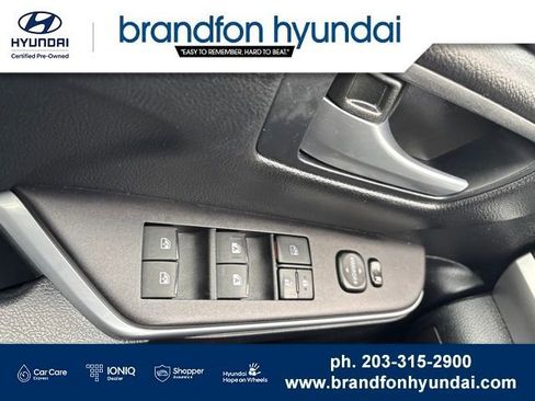 Used 2015 Toyota Camry SE w/ Moonroof Package FWD image 13