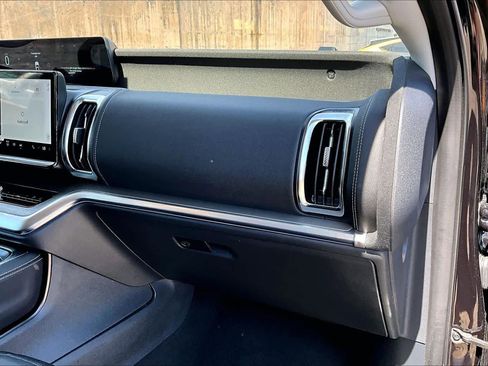 Used 2025 Ford Expedition Max Platinum image 19