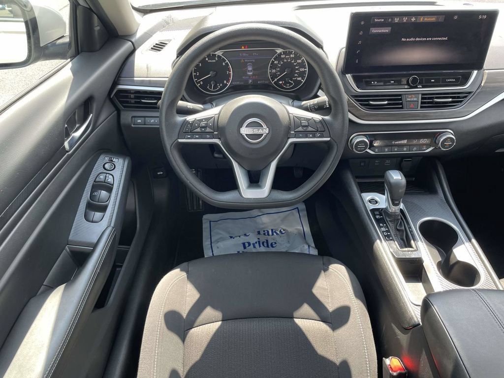 Used 2025 Nissan Altima 2.5 SV w/ SV Special Edition Package FWD image 21