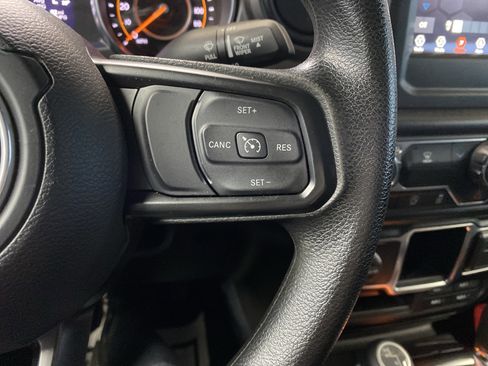 Certified 2022 Jeep Gladiator Sport image 21