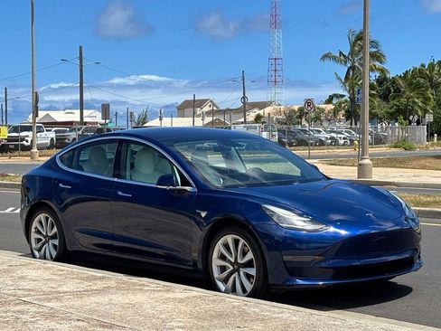 Used 2018 Tesla Model 3 Mid Range RWD image 6