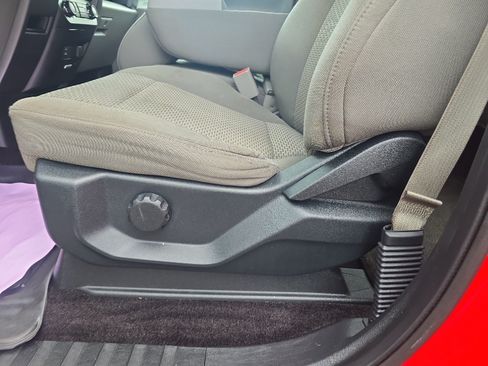 Used 2017 Ford F150 XLT AWD/4WD image 21