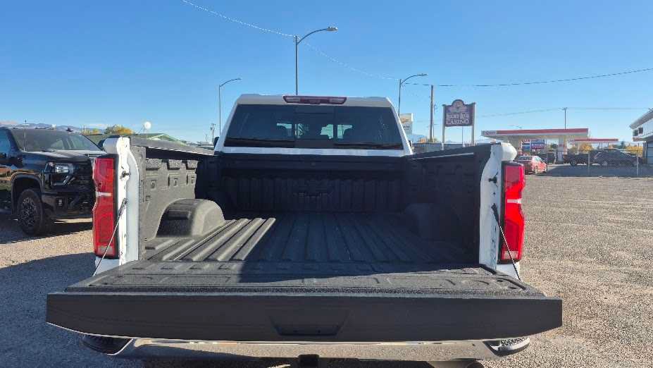 Used 2024 Chevrolet Silverado 2500 LTZ w/ LTZ Convenience Package AWD/4WD image 5