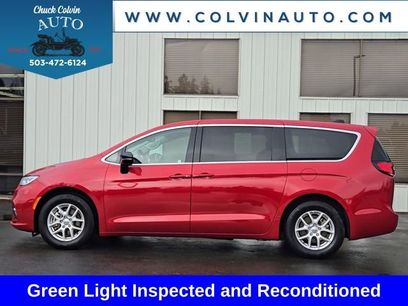 Used 2024 Chrysler Pacifica Touring-L