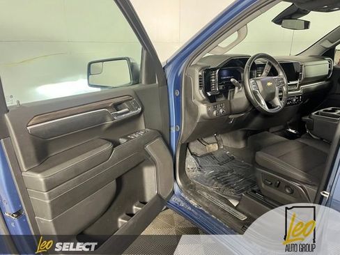 Used 2024 Chevrolet Silverado 1500 LT AWD/4WD image 9