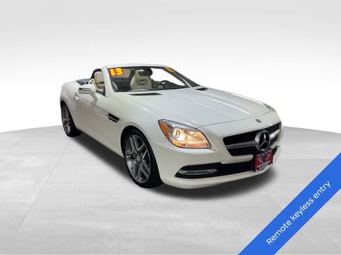 Used 2013 Mercedes-Benz SLK 350 w/ Multimedia Pkg image 3
