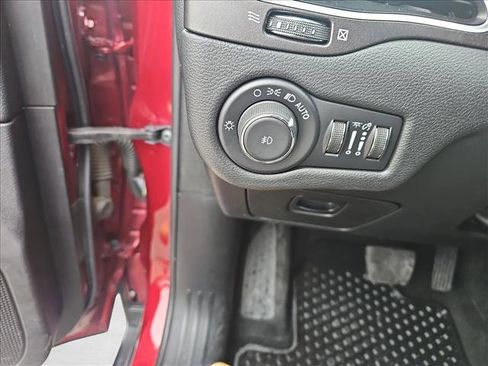 Used 2020 Jeep Cherokee Trailhawk w/ Cold Weather Group image 20