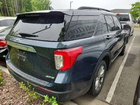 Used 2024 Ford Explorer XLT w/ Equipment Group 202A AWD/4WD image 3