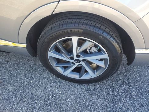 Used 2025 Genesis GV80 2.5T Select image 12