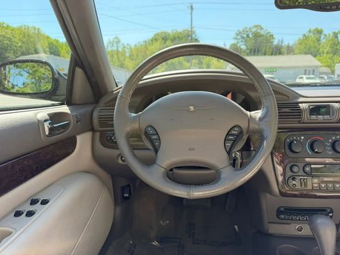 Used 2004 Chrysler Sebring Limited w/ Driver Convenience Group FWD image 31