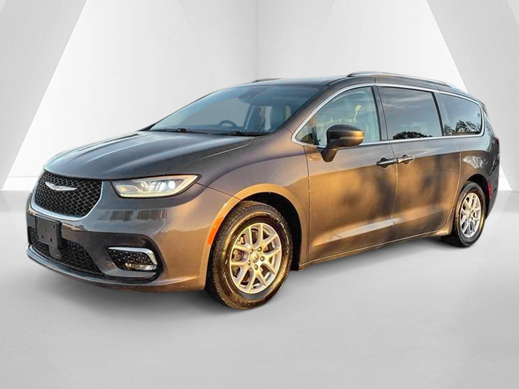 Used 2021 Chrysler Pacifica Touring-L FWD image 3