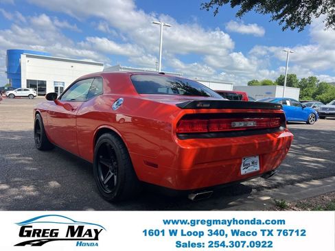 Used 2009 Dodge Challenger SRT8 w/ SRT Option Group II RWD image 5