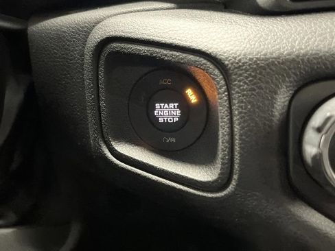 Used 2024 Jeep Wrangler Unlimited image 19