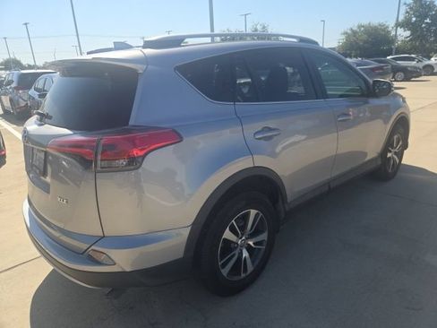 Used 2018 Toyota RAV4 XLE FWD image 3