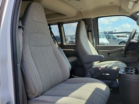 Used 2025 Chevrolet Express 3500 LT w/ LT Preferred Equipment Group RWD image 16