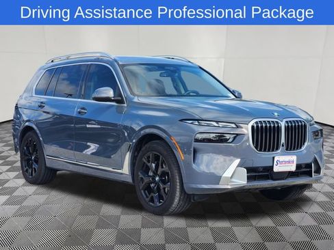 Used 2025 BMW X7 xDrive40i AWD/4WD image 3