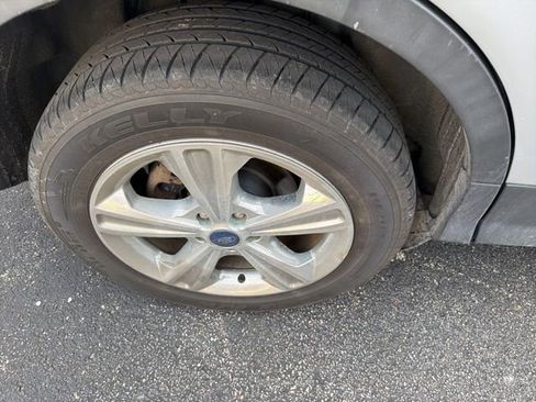 Used 2014 Ford Escape SE image 4