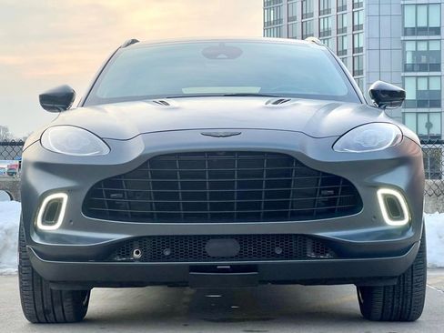Used 2022 Aston Martin DBX Base image 2
