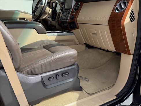 Used 2016 Ford F250 King Ranch w/ FX4 Off-Road Package AWD/4WD image 17