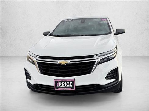 Used 2024 Chevrolet Equinox LS image 2