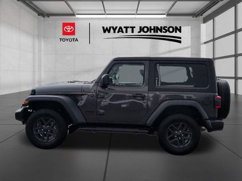 Used 2024 Jeep Wrangler Sport AWD/4WD image 2
