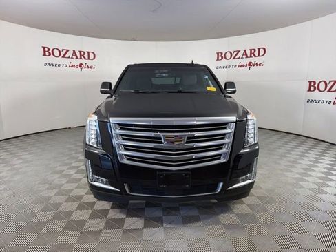 Used 2018 Cadillac Escalade Platinum AWD/4WD image 2