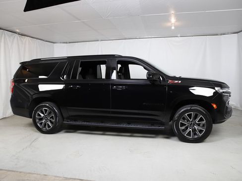 Used 2024 Chevrolet Suburban Z71 w/ Off-Road Capability Package AWD/4WD image 2
