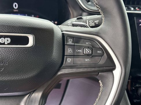 Certified 2023 Jeep Grand Cherokee Laredo w/ Luxury Tech Group I AWD/4WD image 21