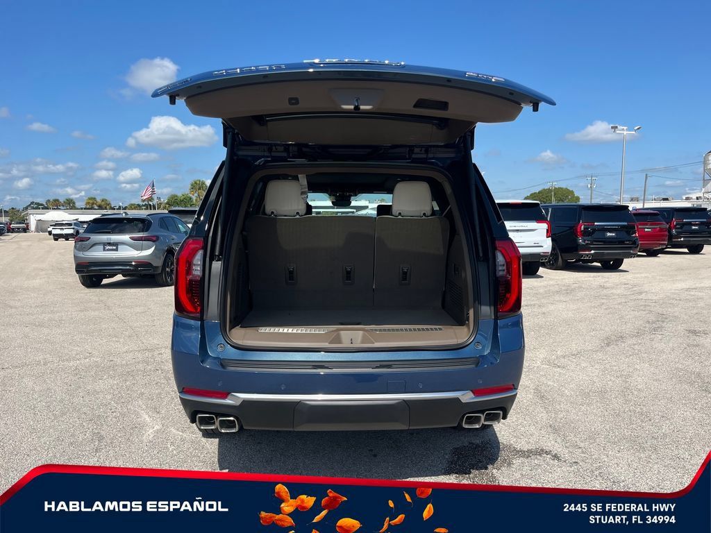 New 2026 GMC Yukon Denali w/ Denali Reserve Package AWD/4WD image 17