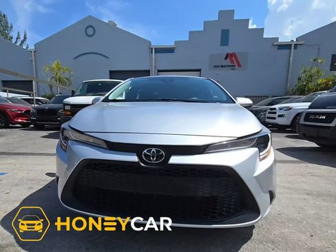 Used 2021 Toyota Corolla LE FWD image 1