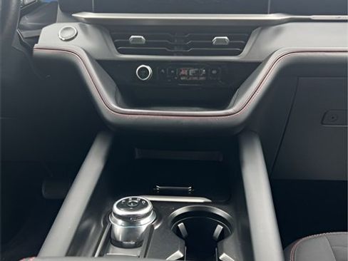 Used 2025 Ford Explorer ST-Line w/ ST-Line Street Pack image 11