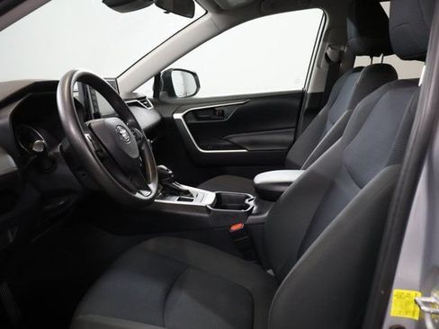 Used 2020 Toyota RAV4 LE w/ Carpet Mat Package AWD/4WD image 11