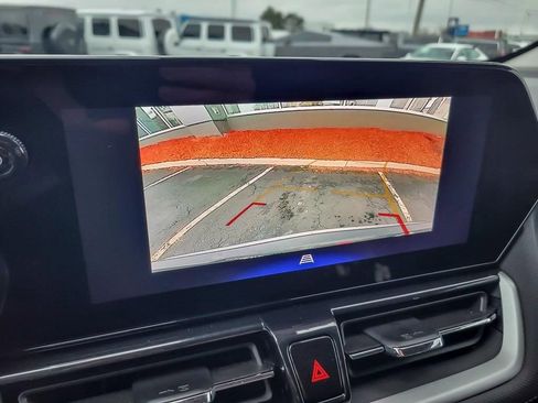 Used 2025 Chevrolet TrailBlazer LT image 14