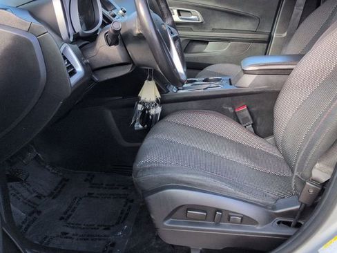 Used 2017 Chevrolet Equinox LT w/ Convenience Package image 12