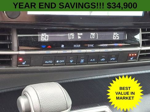 Used 2023 Toyota Sienna XSE image 19