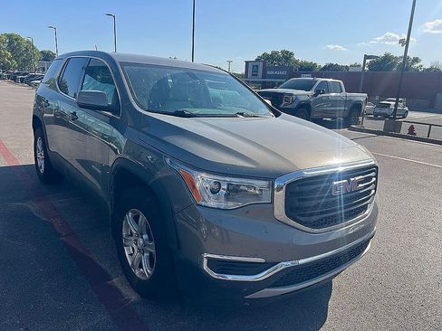 Used 2019 GMC Acadia SLE FWD image 1