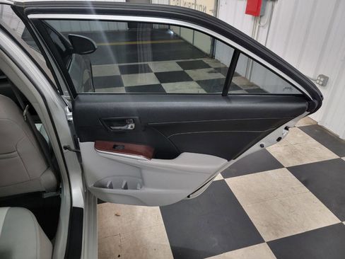 Used 2013 Toyota Camry XLE image 18
