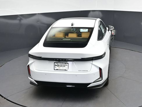 New 2026 Lexus ES 350e FWD image 32