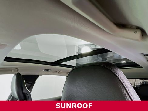 Used 2018 Volvo XC60 T8 Inscription w/ Advanced Package image 27